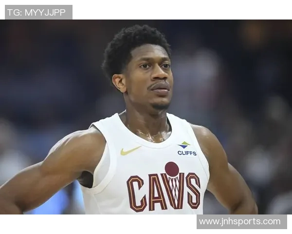 小南斯赞亨特表现如莱昂纳德全场9中7砍17分7篮板展现得分能力